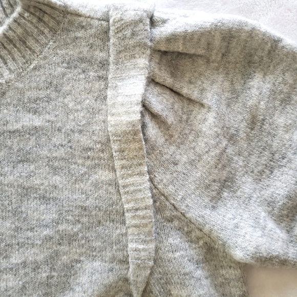 DKNY Long Sleeve Puff Shoulder Heather Gray Sweater--L - Picture 9 of 15